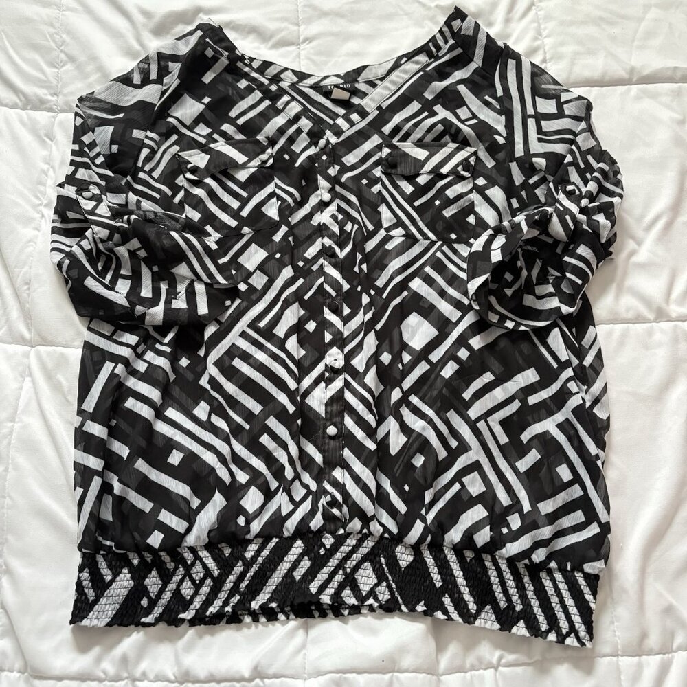 Torrid Womens Size 2X Sheer Blouse Black White Buttons V Neck Office City Work